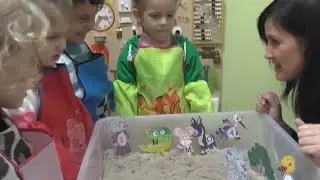 Сказочное чтение в песочнице