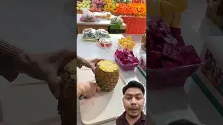 Ternyata yang bener begini, kupas nanas nya 😱