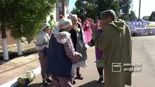 Легендар авылдашлар исемен мәңгеләштергән үзешчәннәр театры.