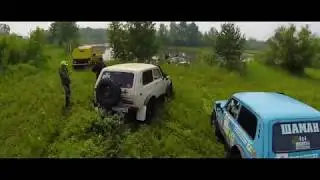 Встретиться поговорить, говорили они. Три Нивы, УАЗ, Jimny, Land Rover.
