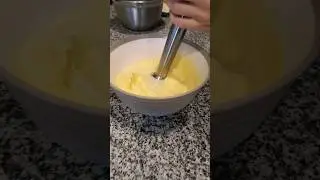 I'm whipping up the ganache | Взбиваю ганаш