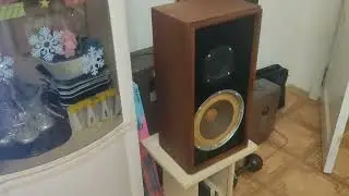 KLH -17 творение гениального звукостроителя Генри Клосса.
