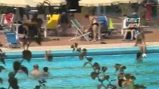 Аква аэробика в летнем детском лагере Citta del sole