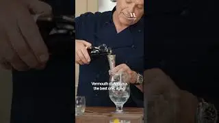 A Negroni with Wolfgang Puck in Under 1 Minute #negroni #drink #mixology #wolfgangpuck #masterclass