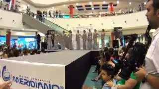 Desfile de moda en el centro comercial carrefour 2013