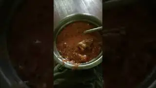Боєць ЗСУ, наколінники та борщ