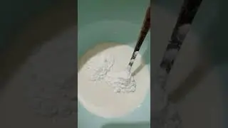делаем неньютонскую жидкость 🧊