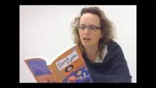 Sophie Laroche lit un extrait de Camille et cie !