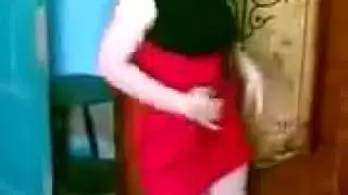 رقص منزلي بنت مصرية زي العسل بقميص نوم