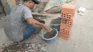 ជាងផ្សារទ្វារដែក ផ្តាច់ដែក ដាក់ត្រចៀកមេអំបៅ ធ្វើអោយរឹងមាំ និងជាងសំណង់ ធ្វើដេហ្គែរដាក់បំពង់លូ 