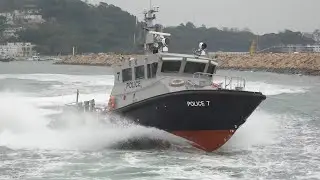 POLICE 7(Hong Kong Marine Police Medium Patrol Launch 香港水警中型巡邏警輪) to accelerate & Police siren sound