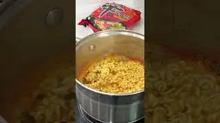 RAMEN IN 10 MINUTES. Recipe in the comments.