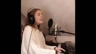 breathin' (Ariana Grande)-Cover by sarah vogel