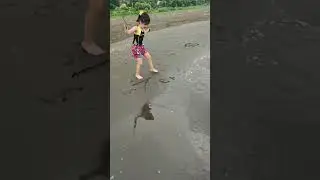 "Девочка в песочном сарафане" (Элариз Мамедоглу)