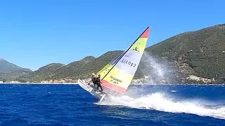 What does 25 knots look like on a Hobie 16?  