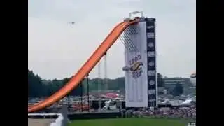 Araçla uzun atlama dünya rekoru (Drive long jump world record)