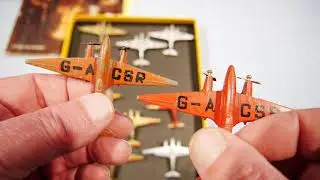80 yr old DINKY TOY aeroplane - COMET RACER 60g
