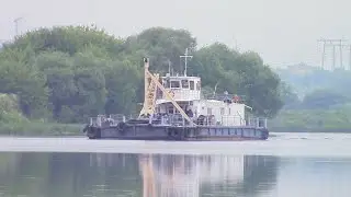 Самоходный плавучий дноочистительный кран 