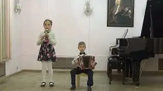 Играет Ансамбль "Маленькие фантазии"