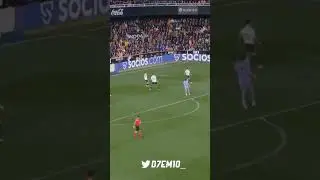 Real Madrid, Valencia karşısında 90+9'da galibiyet golünü attığı esnada hakem maçı bitirdi.