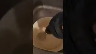 Тесто для шарлотки. Взбиваем дрелью😁 