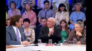 О. Анофриев и А. Олешко поют песню 