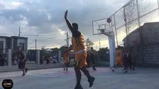 Juana Bee vs VR7 Red