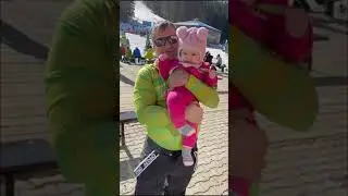 В 7 месяцев с Мамой и Папой на лыжах!