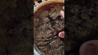 Лайфхак, как быстро убрать восковую крошку с мёда?