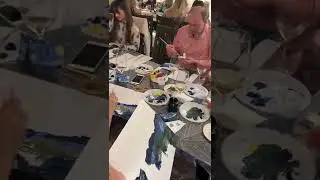 Алексей Пежемский скрипач Иркутск выступление во время рисования, проект "Без бокала нет Шагала"