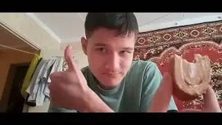ЕМ ИКРУ С ЛОСОСЕМ И ПЬЮ ЧАЙ С РУЛЕТОМ НА КАМЕРУ МУКБАНГ