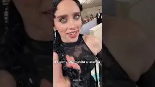 billie eilish lleva una anaconda en la cabeza 🐍