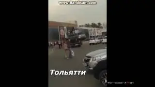 Эвакуаторщик. Уронил джип на две белые приоры.Тольятти.