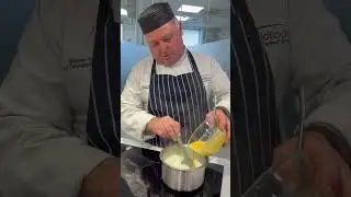 How not to burn custard 🤯 #chefhacks #cheflife #chef #food