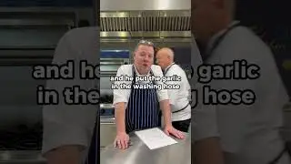 Secret garlic peeling trick 🤫 #chefhacks #chef #lifehacks