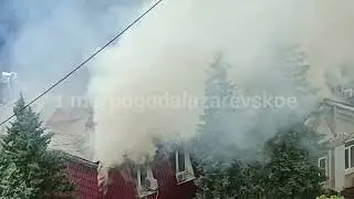 Тушат уже чуть больше часа. Пожар Лазаревский суд.