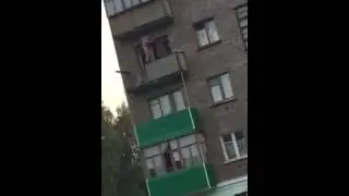 Наркоман устроил дебош на балконе