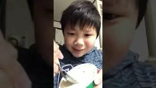 Do you eat the ice cream to keep it flat or do you scoop out big chunks? 😁🍧❤️|sasaki1gou