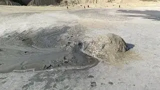 Vulcanii noroioși de la Pâclele Mari