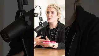 Queere Jüdin gegen Verschwörungserzählungen Mehr im TellMeMore Podcast! 👆