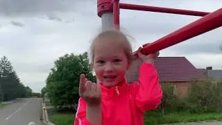 Леди би  мотивирует маму на спорт,  Фитнес тренер для зарядки мамы