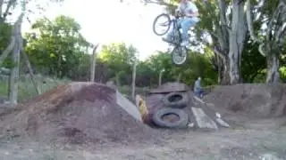 seguidilla estrenando el primer dirt   moco , tincho...