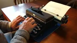 1940 Royal Quiet De Luxe typewriter at work