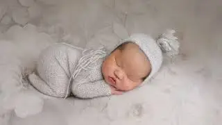 A newborn baby client video session with Ana Brandt