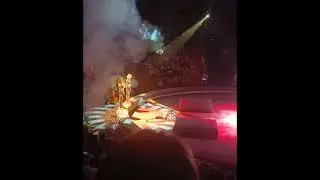 ЦИРКОВОЙ СПЕКТАКЛЬ С КРАСИВЫМИ ДЕВКАМИ