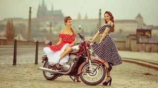 Komerční focení Jawa 300 v Pin-Up stylu.