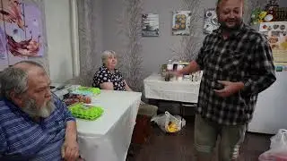 Получил пенсию за сентябрь дал деньги на продукты сыну он купил дорогую еду кошкам а мне нечего есть