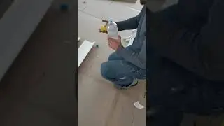 Как загнуть потолочный плинтус.