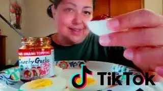 Trying The Viral Crunchy Garlic with Chili Oil