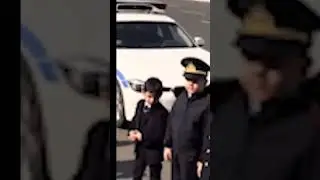 Yol Polisi Avtobloggere Hediyye Verdi 